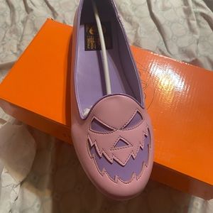 Gently used strange cvlt size 9 flats
